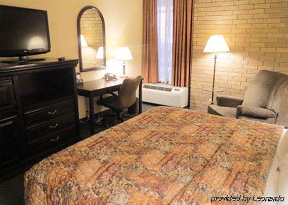 Americinn By Wyndham East 2*