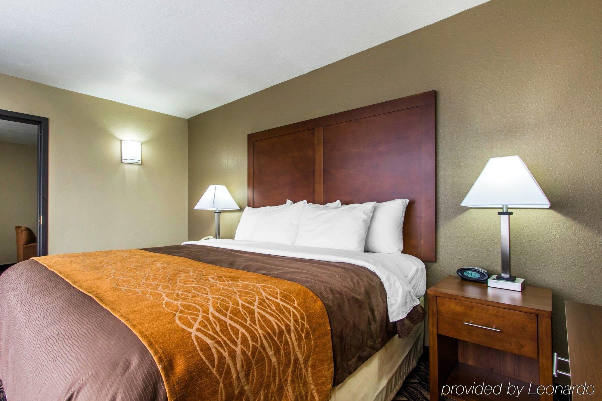 Americinn By Wyndham East 2*
