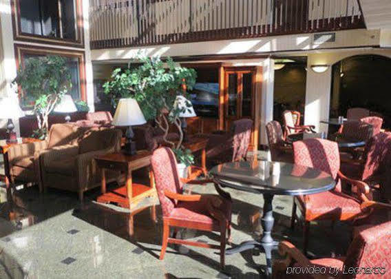 Americinn By Wyndham East 2*