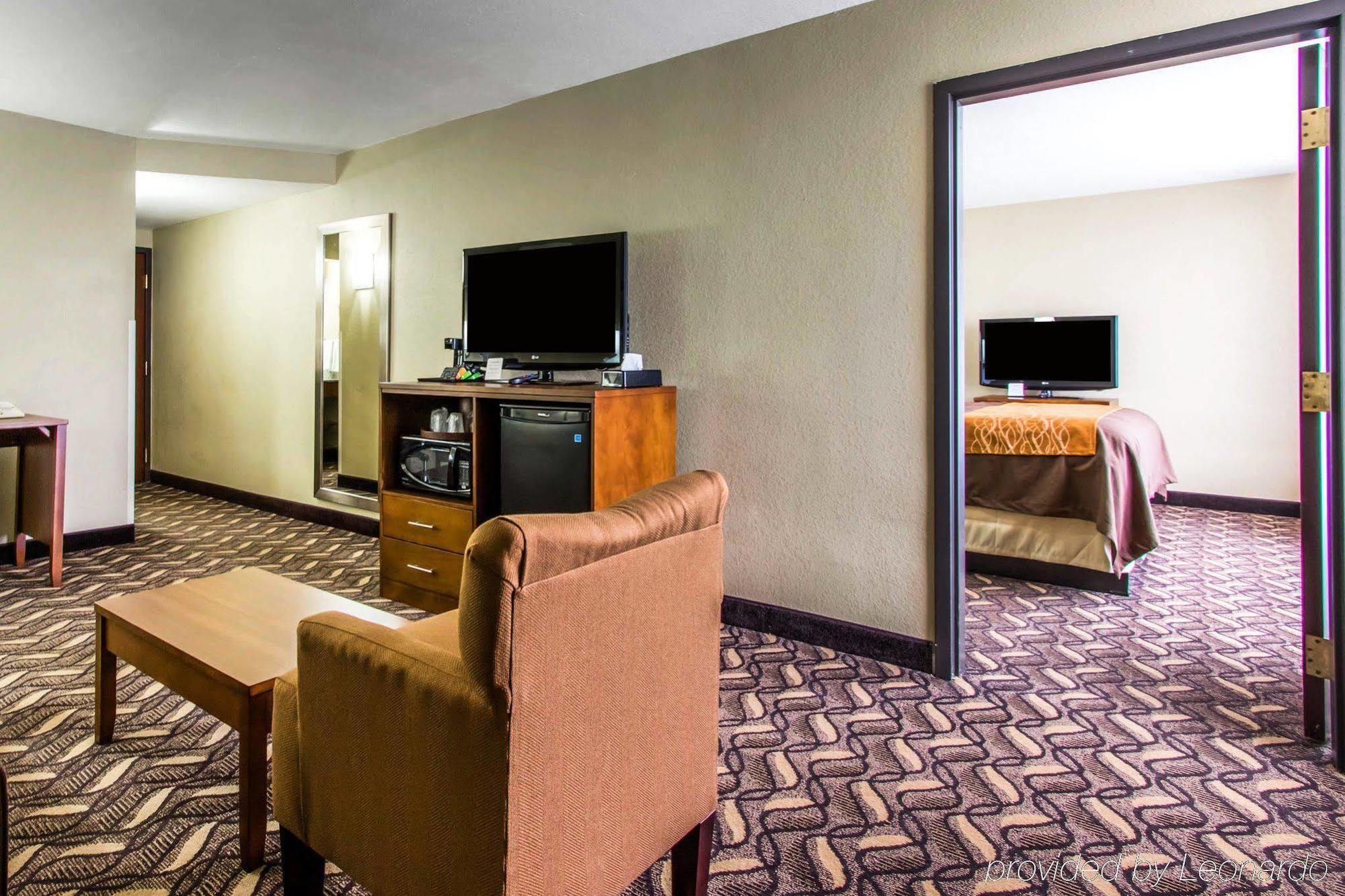 Americinn By Wyndham East Hotel