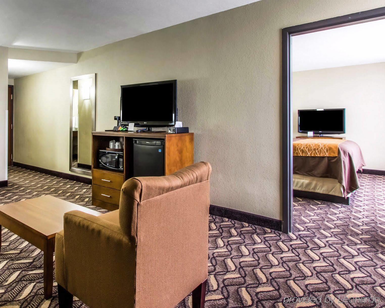 Americinn By Wyndham East 2*
