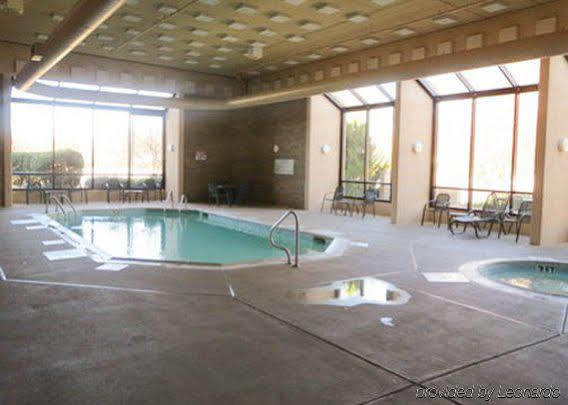 Americinn By Wyndham East 2*