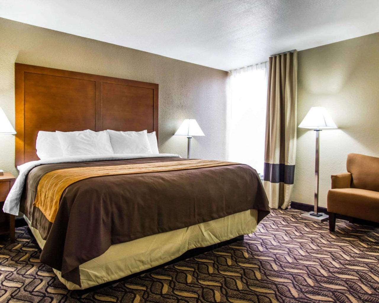 Americinn By Wyndham East 2*