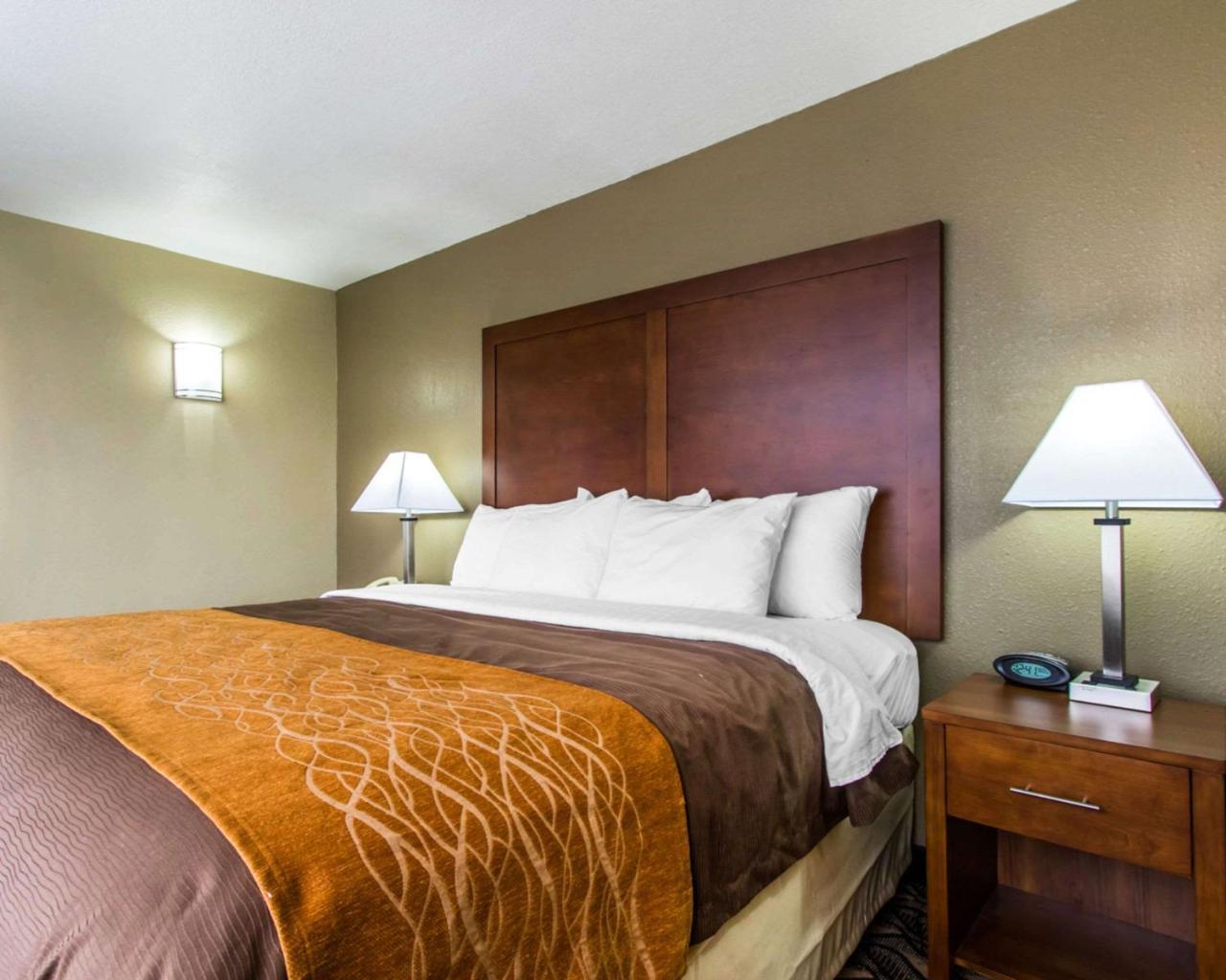 Americinn By Wyndham East 2*