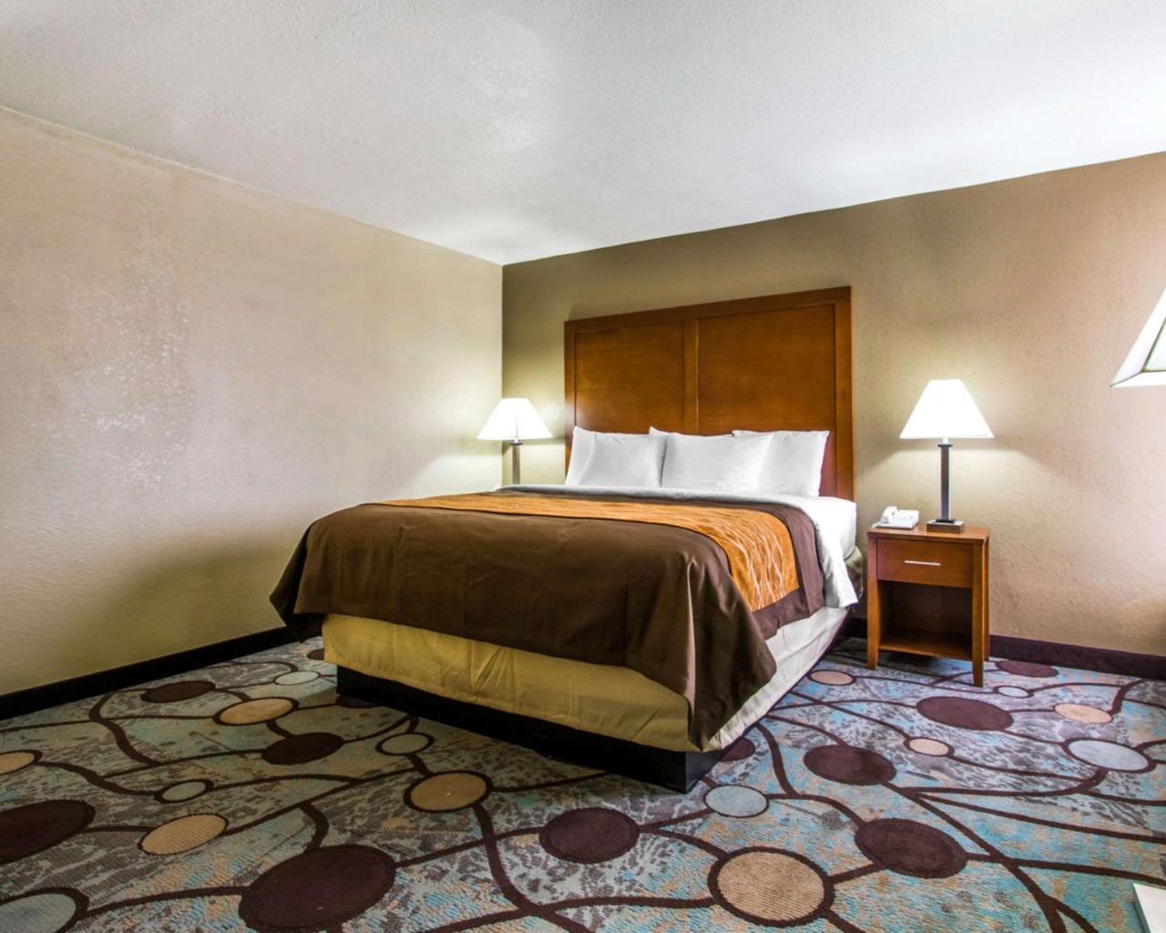 Hotel Americinn By Wyndham East 2*