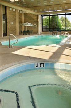 Hotel Americinn By Wyndham East Memphis