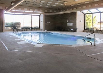 Hotel Americinn By Wyndham East