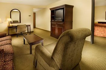 Americinn By Wyndham East 2*